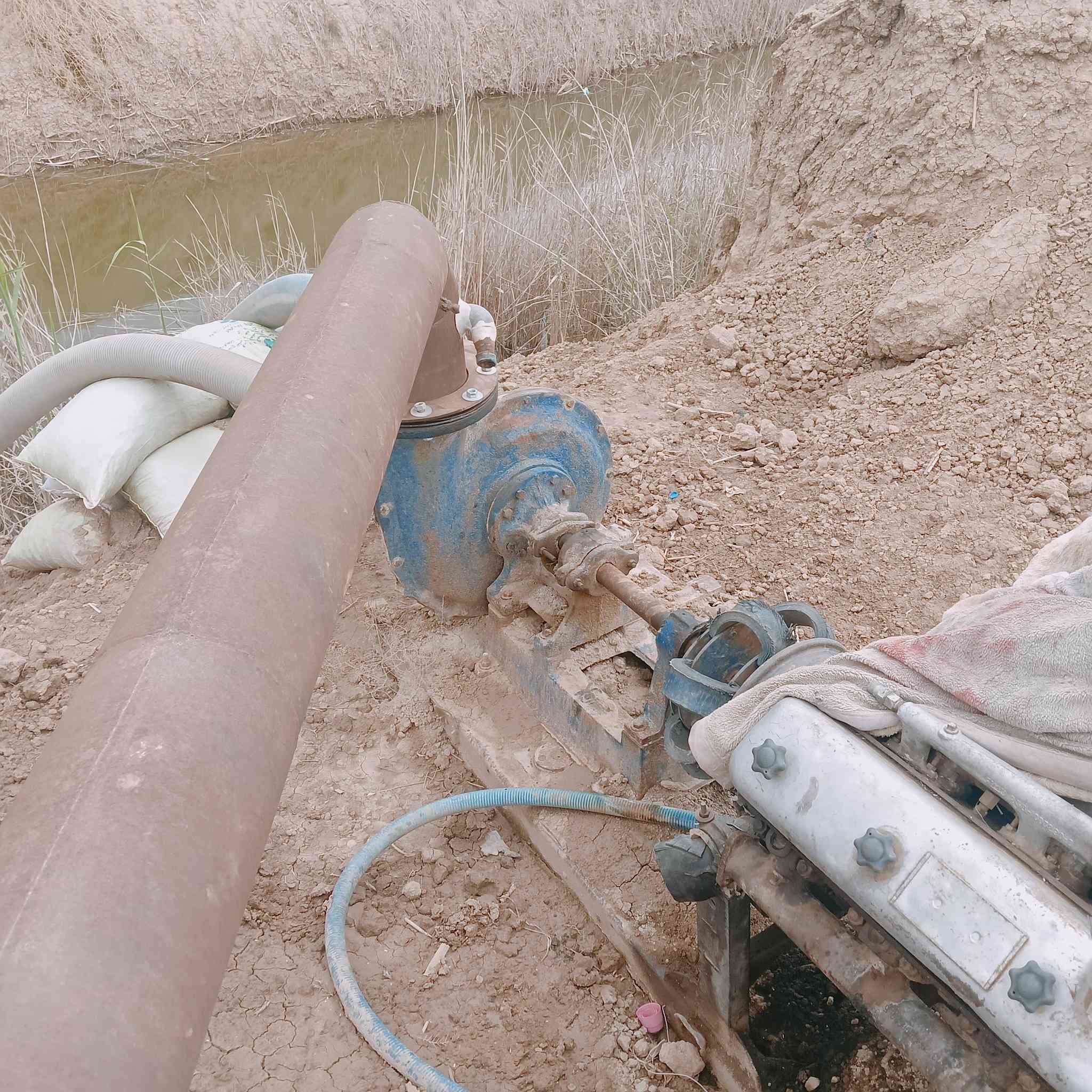 السلام عليكم كراز للبيع مكينه جداً نضيفه ***********
