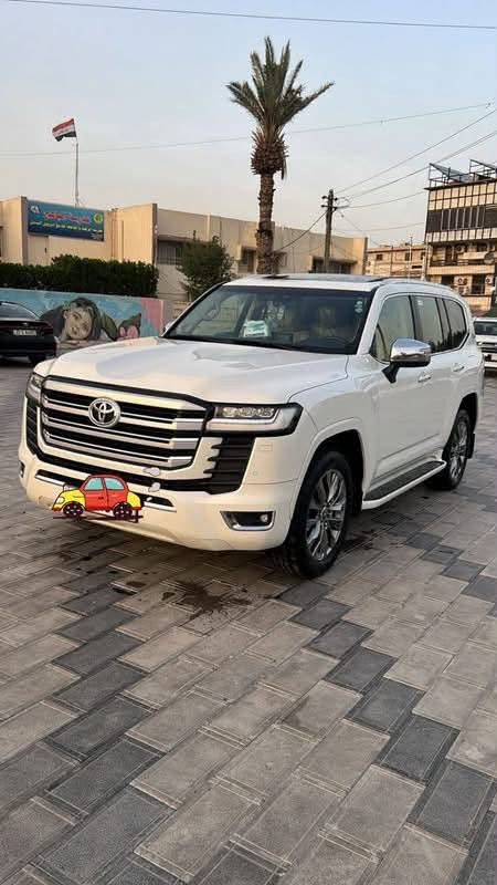 السلام عليكم لاندكروزر مديل 2022 VX 
المواصفات المعروفه ماشيه 54 سياره كفاله عامه 
عنواني مدينه الصدر الاورفلي
رقم الهاتف ***********
سياره سعرها 640 ورقه وبيها مجال بسيط حك الجيه
