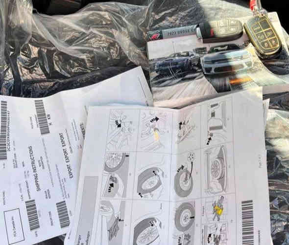 دوج جارجرsxt 2023 الاصدار الاخير 
السيارة خليجي وكالة مكفولة كفالة عامة من الدعامية الى الدعامية السيارة جديدة برغي ما مفتوح بيها 
مواصفات
تشغيل عن بعد
كاميرا خلفية + حساس خلفي 
ويل قياس 18 بدون طسه + اطارات نوع مشلن
بريك دبل بستم 
الكشنات حظن ومخليلها تلبيسه 
شاشة وسط 
ارظيات الشركة غير مستعملة + حقيبة عدة + بصمتين + كتلوكات الشركة السياره على ايدي من الشركة ماشية 33000 الف حاليا وقابلة للزيادة 
المكان ديالى المقدادية 
السعر 285
الرقم *********** بي واتساب
