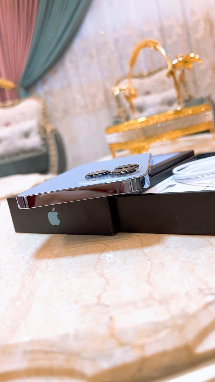 ايفون 13 برو ماكس ذ256 بطاريه 81  لون البحري المميز كامل ملحقات كارتون وكيبل بلادي ما مفتوح ولا داخل صيانه جهاز جدا نضيف اي استفسار مراسله الصفحه او الاتصال ع الرقم ***********

