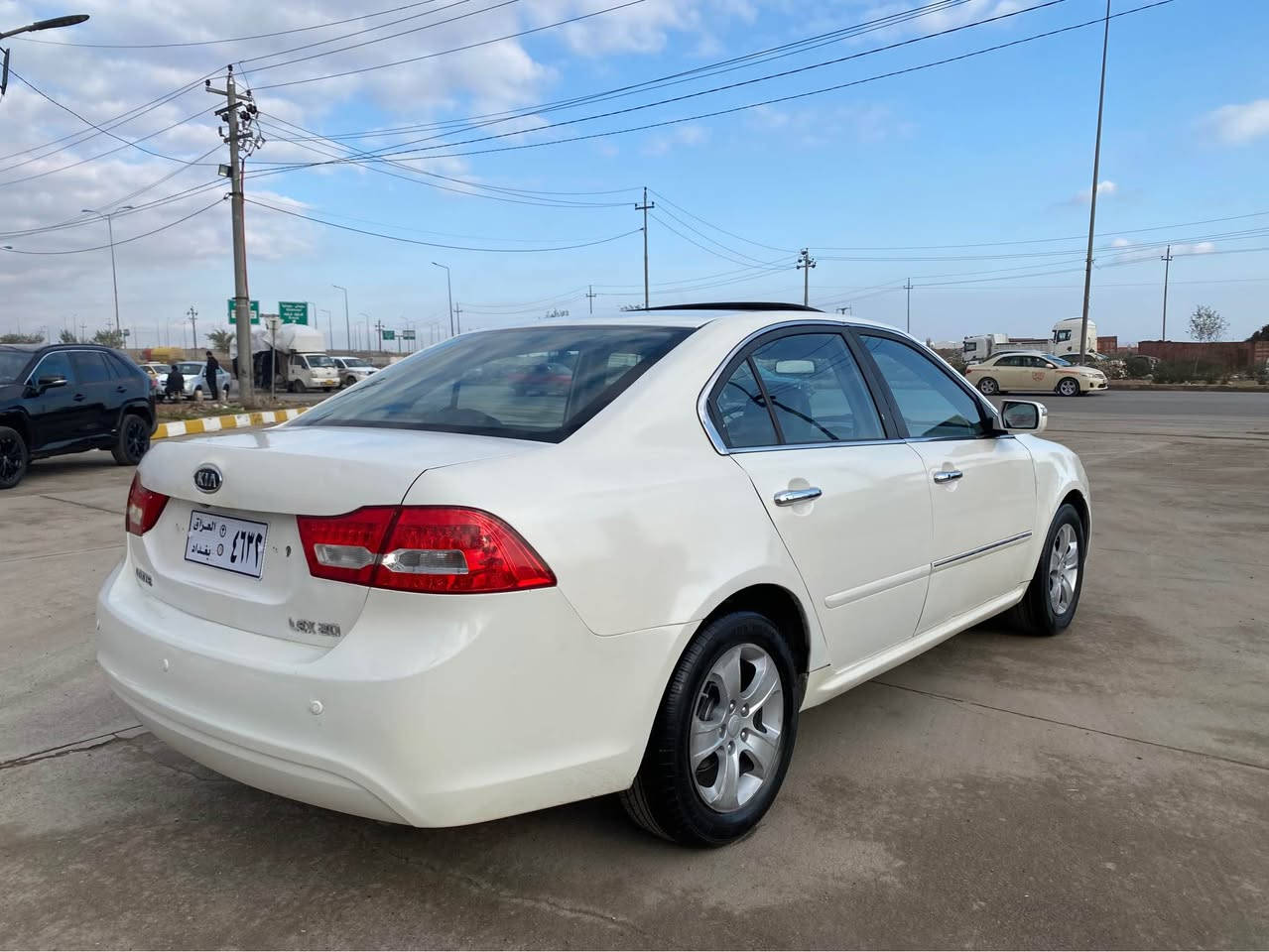 بۆ فرۆشتن (***********) کیا لۆتس مۆدیل 2008 سحری ٥٢$ کەمێک مەجال  لێزەری دوبەیە  سەیارەکە فول فولە سلەهیتە بەسمەیە کوشن جلدەو  هیتەرە مەکینە    ٢٤ ری چوار پستۆنە  گێر مەکینە بەشەرت تەقەو رەقە بەشەرت کەرەباهی هەمووی بەشەرت چوار تایەو ویلی نوێی لە ژێرە  سەیارەکە بێ دەحمە پێشو پشتی کەپسە هیچ دەحمەکی پیوەنیە سەیارەکە هەموو گیانی بەشەرتە بۆ زانیاری زیاتر  *********** أربيل, العراق
