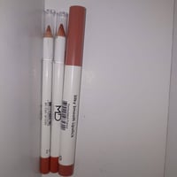 مستحضرات تجميل • ميكب