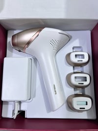 جهاز ليزر فيليبس الاصلي للبيع مستخدم قليل نظيف جدا  ضرباته بلاحدود مدى...