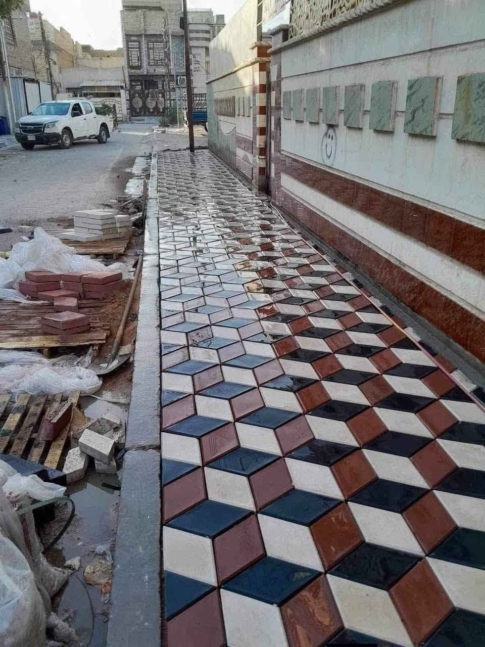 متوفر كادر عمل
نشتغل انواع الارصفه شوارع حدائق مدارس دوائر 
 سعر (المتر 3لاالف وبيه مجال)ونشتغل جميع المحافضات ويوجد كرسته وعمل***********
