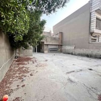 � دار للإيجار  – الكرادة / شارع ٦٢ دار كلاسيك  يتكون من:   • كراج كبير...