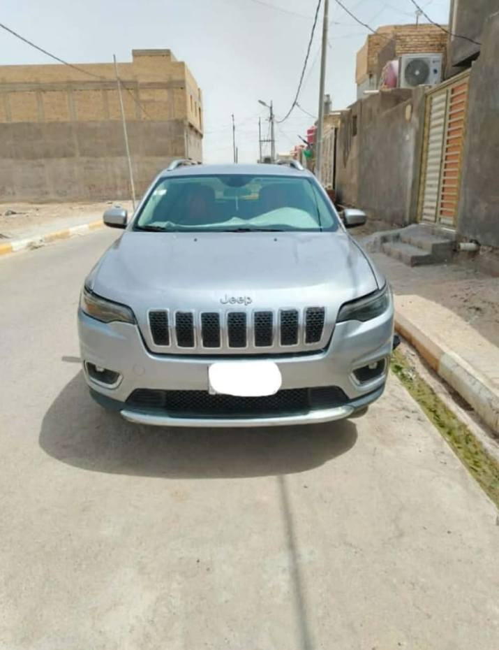 جيب شيروكي بزون 2020 اربعة سلندر محرك 2400 رقم مثنى مكان سيارة السماوة ماشيه 95 سونار من ضمن الصور صور الحادث مال أمريكا مكينه جديده تخم تاير جديد باتري جديد حداديه جيده تبريد خير من الله سيارة جاهزه سعر 130 وبيها مجال رقم الجوال ***********
