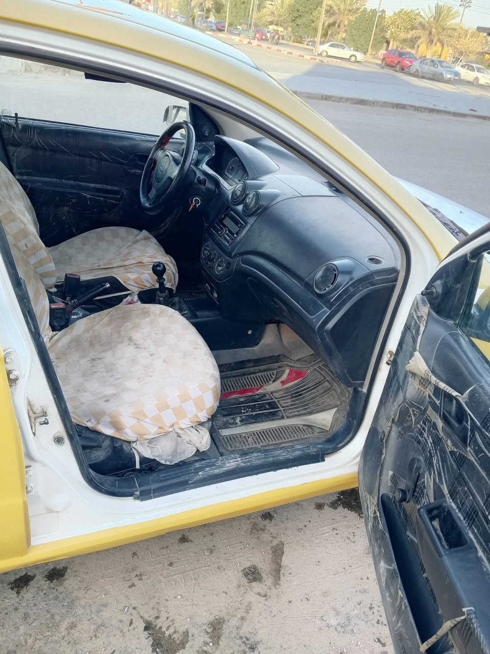 افيو موديل 2008خليجي مكينه وكير كارتون حداديه جديده كهربائيات شغاله تخم تاير جدد  رقم نجف نكليزي مصفره هيئه و غرامات تحويل مباشر ب 38وبيهه مجال مكاني نجف كوفه ***********
