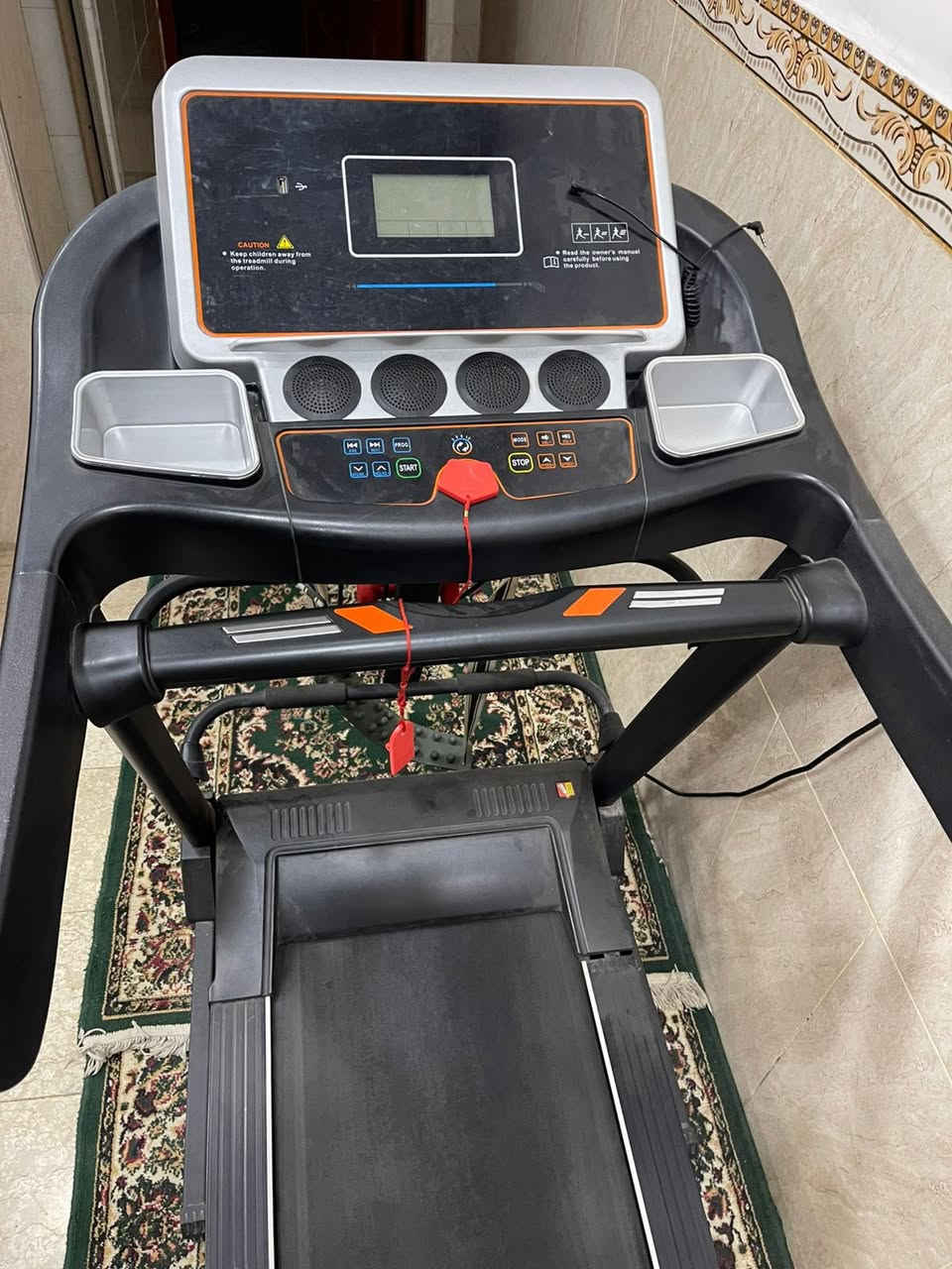 السلام عليكم
جهاز رياضي جديد دبل مأطور ويتحمل أوزان  عاليه وجبلي بي صعود عالي وناصي سماعات
سعره ب 325 وبي مجال مكاني بغداد حي جامعه ***********
