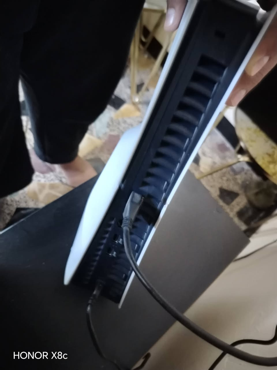 السلام عليكم بلي 5 سلم للبيع
ملحقاته كارتونه وجوستك وقرص ويوبي اس 2000 2kv وكيبلاته كلها اصليه اي خلل ما بي ابد لوك ستيكر استعمال سبوع فقط سعر750 وبي مجال خاص ودلل


**إذا كنت صاحب هذا الإعلان وتريد حذفه لأي سبب، رجاءا أرسل رسالة إلى الدعم الفني**