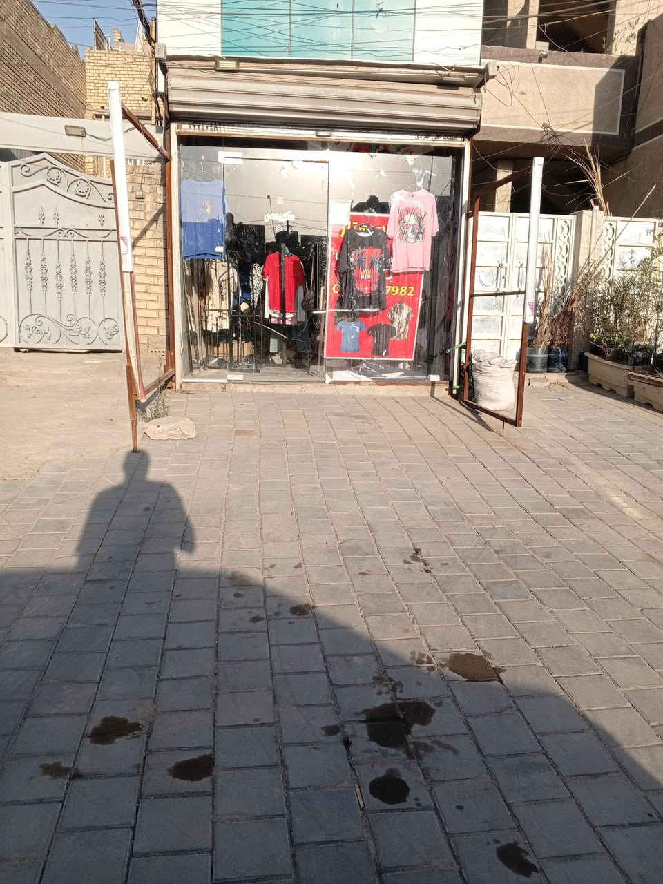 سلام عليكم شباب شلعه هيه وتعاليك ولستانات 
وتعاليكم ولمحل كذالك تريده تعال شوف بعينك جميع القياسات موجوده *********** بكاني حي اور بغداد

