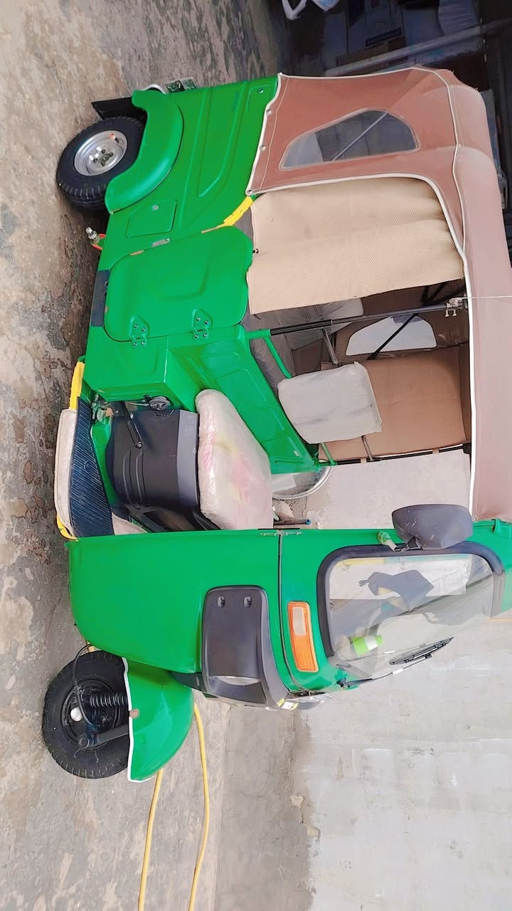 ا
السلام عليكم تكتك للبيع موديل 21 شهر 8 رقم وسنوية لوحة انكليزي لل 2030 باسمي شخصيا توني هازه صار 10 ايام البدي كفالة المحرك لا تنقيص ولا تبخير مبدل زنجيل  قبل سبوع التكتك حلوة حيل ومعتني بيه وجاهزة علئ اخر حبايه تخم تاير جديد كهربائيات كل شغال واير كلج هو واليدة و البورية توني مبدلهن وايرات نمر هم مبدلهن  الياخذها ما يخسر الف عليه وبالعافيه علئ التصير من نصيبة مكاني ذي قار قضاء قلعة سكر رقمي ***********

***********
