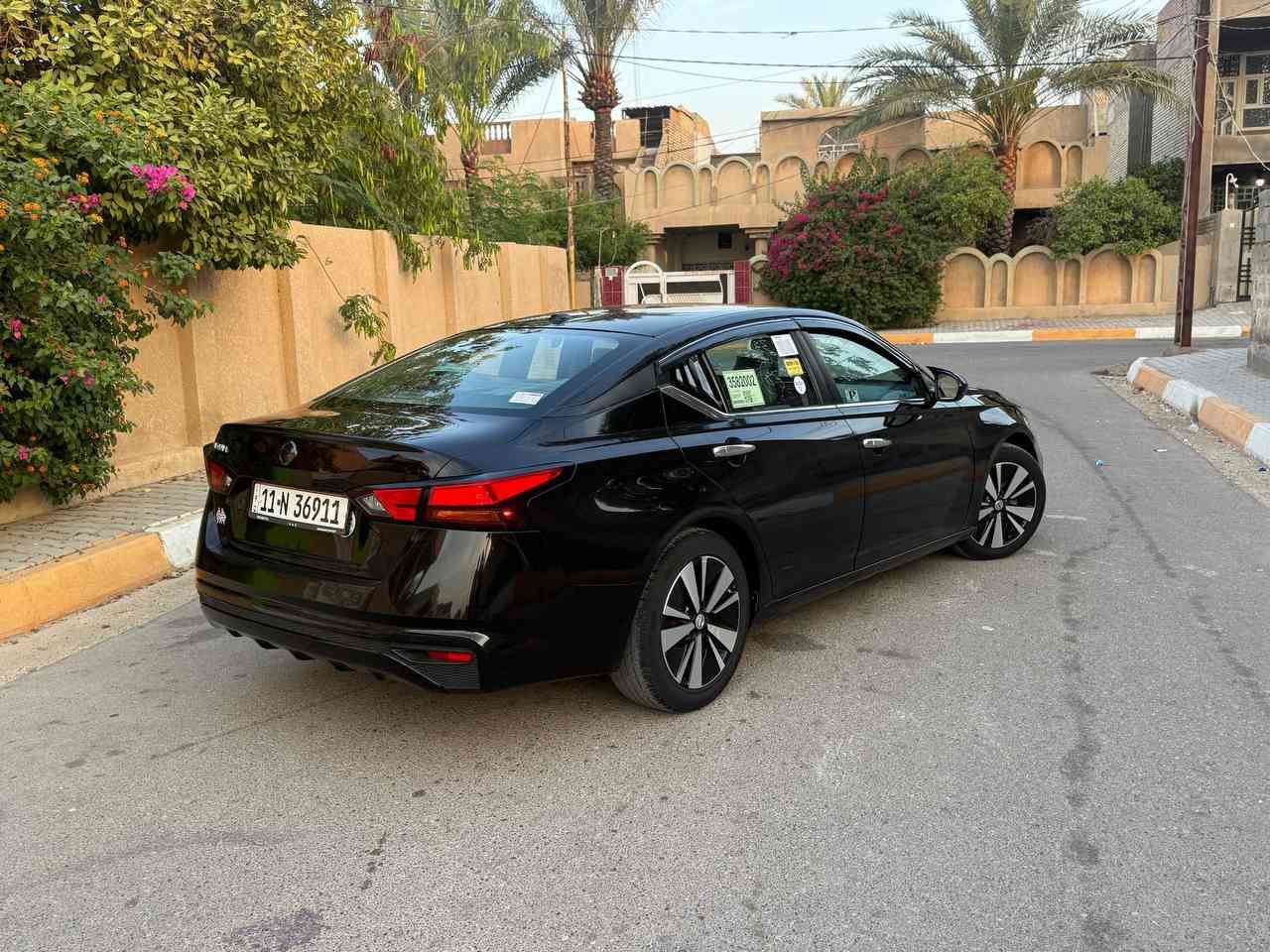 🚗 للبيع نيسان ألتيما. موديل 2020 فئة S
وارد أمريكي / رقم بغداد   بأسمي شرط التحويل  رقم الدولي الجديد هزه وفحص وسنويه وارقام كله جديد 
محرك مكفول مسوي ادامه كامله حتى الزيت جديد🔧 / كير مكفول ومبدل دهن وفلتر 
صدر مكفول وايضاً مسوي ادامه 
 حادث السياره طخه بسيطه بالجامرلغ والبنيد  فقط ارباك ستيرن فقط … والباقي كفاله عامه 
  سونار بيها  صفاح موس مكفوله كفاله عامه    
مواصفات السيارة S معروفه شاشه جبيره وكاميرا خلفيه كشن كهرباء. 
 رادار امامي وتوقف ذاتي كروس سرعه تفاعلي بصمة صندوگ بصمة بيبان وتشغيل بصمه  محرك 2.5 لتر / 4 سلندر اقتصادي وقوي تنفس طبيعي 
شاشة لمس وسطية 8 إنج مع بلوتوث و USB وكار بلي  
سستم كامل سبورت رياضي 
نظام سبورت 
نظام أمان حديث (ABS / Airbags)
تصميم أنيق ورياضي بلون الاسود      
سيارة كاملة مكملة تجي تفحص وتشوف بعينك كعدتها حلوه وسيارة ما تصرف عليها كلشي سعر 125 وبيها مجال للشراي وبالعافيه ع الياخذها سياره كامله وبدون نقص ومناسبه جداً جوه السوگ واحله من الصور الله شاهد  
مكان السياره ديالى بعقوبه  التحرير
***********
