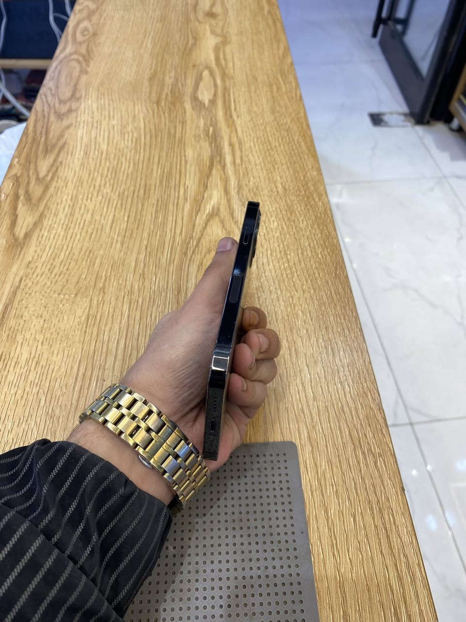 ايفون12برو ذاكره 128بطاريه73بلاديه جهاز فقط مفطور الضهر كله شغال صوت اتصال انترنيت كامرات بصمه وجهه السعر290قفل عنواني بغداد الدوره ***********واتساب وخط
