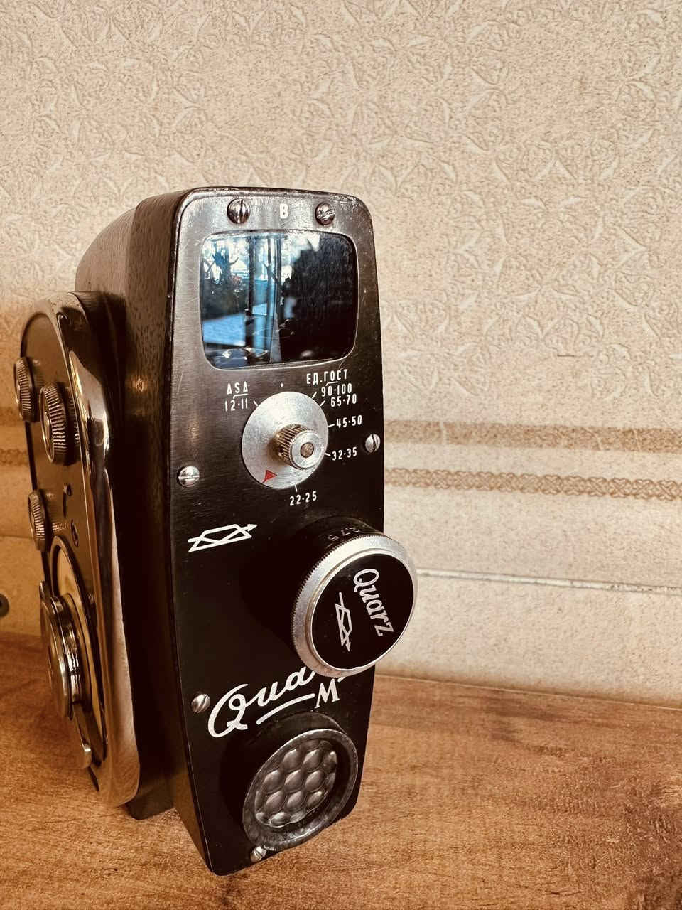 كاميرا افلام سينمائية صناعة الاتحاد السوفييتي تعمل بنظام التكويك الهيكل مصنوع من معدن الفولاذ الصلب
*********** واتساب المحل في السليمانية يوجد توصيل
