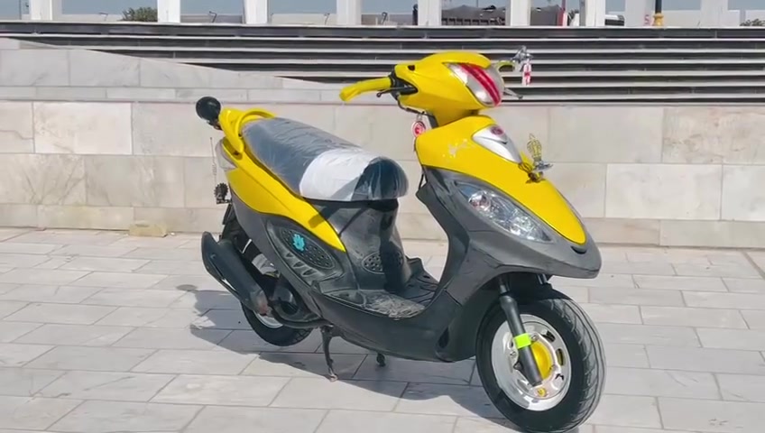 دراجه كامكو V2 موديل 15 مكفوله كفاله عامه شلعه ومعدل مكان قلعه سكر لتواصل واتساب فقط ***********
