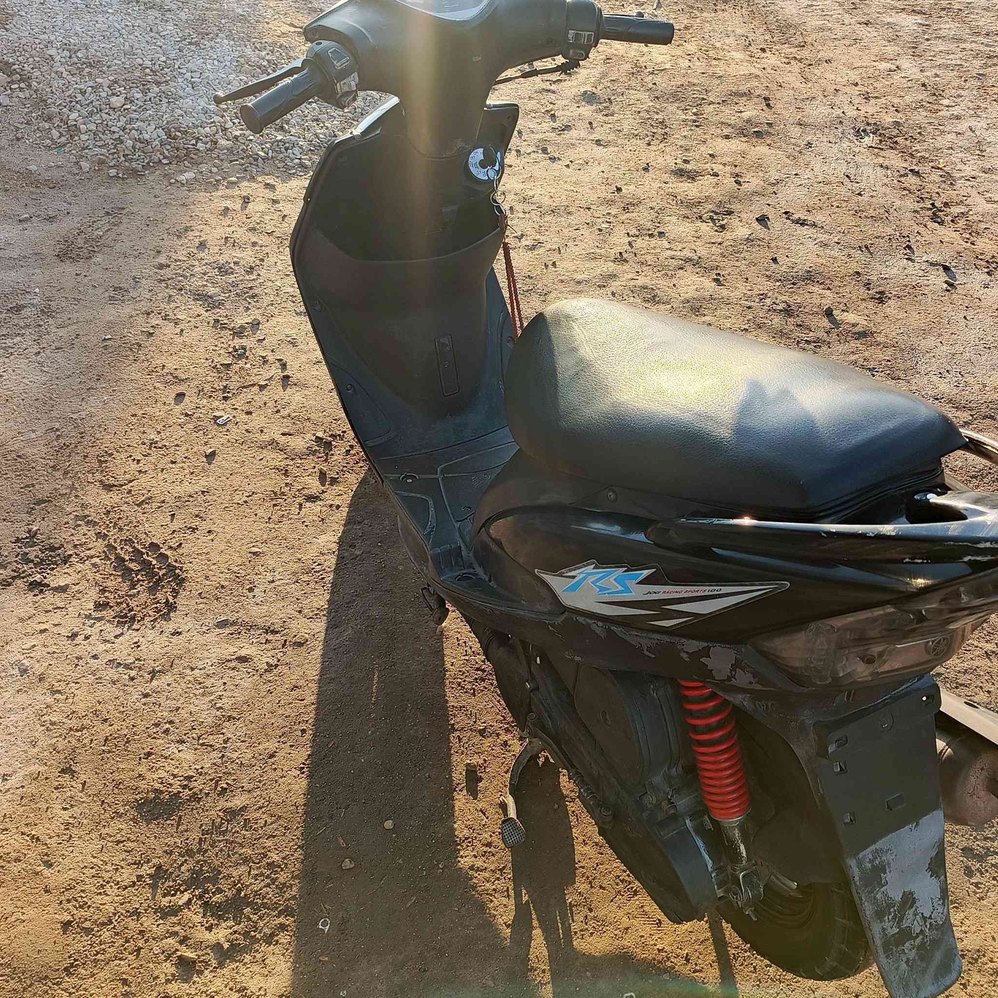 ماكس عدله بلاديه برغي مامفتوح بيه ختم واحد كلشي  شغال بيه سلف هندر اشاير لايت عالي ناصي هورن بك لايت قفل سترين  قفل جنطه اي نقص مابيه دراجه خير من الله حاويه صار ٣ شهر مطلعه حاويه سعره 950 وبيه مجال قليل شراي يجي خاص وهذا رقمي *********** العنوان رميثه
