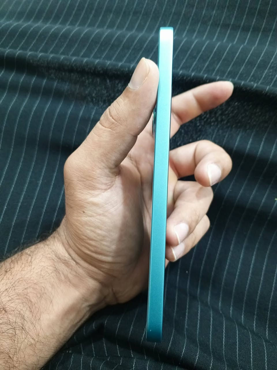 سلام عليكم 
هونر 400 لايت 5G
لون اخضر 
نضيف كلش بدون شخط 
خفيف بالوزن و نحيف 
شاشة اموليد 
هرتزية الشاشه 120hz
الذاكرة 256
عشوائيه 8+8
كاميرا خلفية 108 ميكا
زر الكاميرا الذكي
الكاميرا الاماميه 16 ميكا 
بطاريه 5230 
شاحنه بقوة 35 واط تايبسي 
كامل ملحقات كارتون +شاحنه +كفر ..
بغداد بلديات 
*********** بي واتساب 
ما عندي توصيل 
عارضه 300 بي مجال
