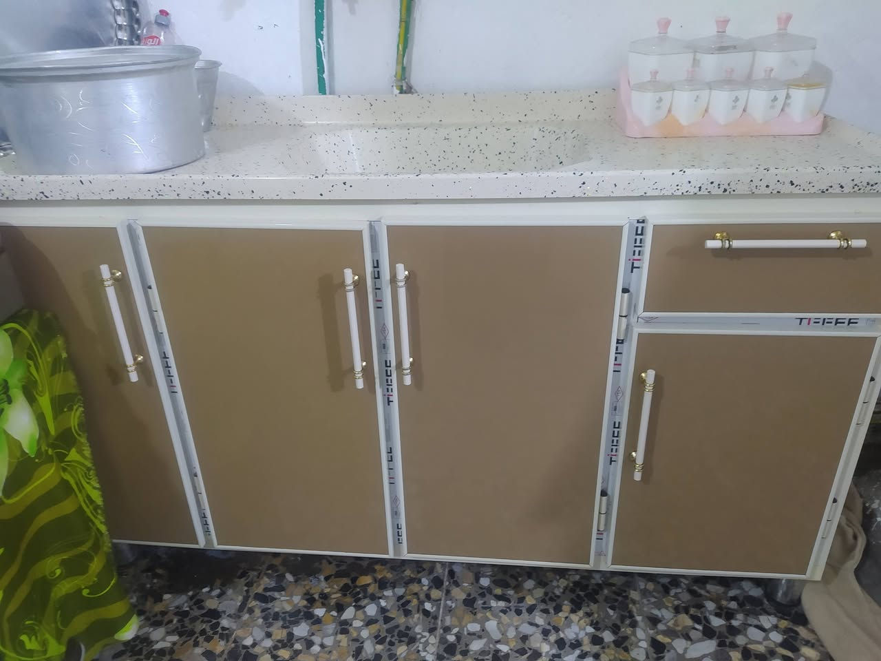 السلام عليكم كاونتر 3قطع ثكيل شغل تفصال للبيع لعازه ظرف مستعجل علبيع استعمال شهر مثل مموظح للصوره السعر 500 مفصلي ب650 عدا الكروه منطقه الشعب


**إذا كنت صاحب هذا الإعلان وتريد حذفه لأي سبب، رجاءا أرسل رسالة إلى الدعم الفني**