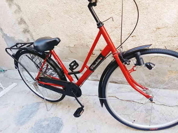 السلام عليكم بايسكل حجم 26 للبيع بناتي النظافه 75% مكاني بغداد العامريه السعر 85 وبي مخال مكاني بغداد العامريه رقم تلفوني *********** رقم تلفوني فقط واتساب
