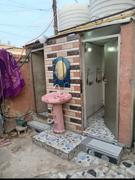 سلام عليكم
نص قطعه للبيع طابقين 100 متر 
الطابق الثاني ساندويج 
الموقع مميز منطقة الشمري مقابيل جامع قائم ال محمد ثالث بيت عن الشارع 
السعر 59 مليون 
للاتصال واتساب ***********
