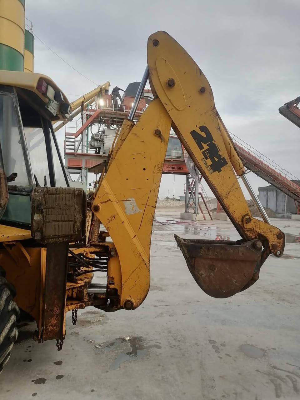 السلام عليكم 
للبيع حفاره جي سي بي موديل 1998
رقم بغداد تحويل
***********
***********
