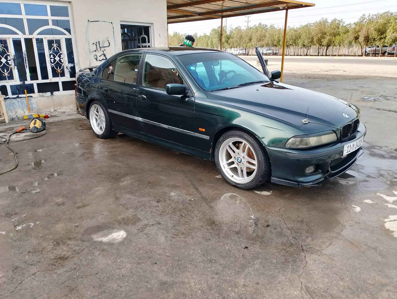 السلام عليكم
السعر 95 قابل للتفاوض

Bmw e39 535V8 

موديل 1998 

رقم انكليزي بغداد بسمي 

مكينه هوه  كير تبترونك كفاله

سيرفز كام بخاخات بلكات مجاول فيول بم طوافات قايش رولات واتر بم راديتر مي دبه ماء ايس هوه كوله جديد 

حداديه اماميه + خلفيه جدد حاليا فقط روس رواط بيهن صوت 

تبريد منظومه كامله جديده

شاشه كار بلي تحكم ستيرن كامره + دمام وسستم سماعات 

بيه كزوز رعب  صوت يفتح ويسد ع الرمونت 

استيرن كهرباء + خزن ميموري

كهربائيات كوله شغاله 

تخم ويل M وتخم تاير جدد + باتري جديد 

لايت زنون ناصي شمسي العالي زنون ابيض 

سبايدر جنطه قطعه نادره 

حساس خلفي بلادي شغال بس يحتاجله تثقيب بل الدعاميه 

حساس جام 4 ابواب شغال 

سنتر لوك بلاد تصعيد جام وتنزيل 

كشنات كهرباء دوشمه عمار الياسري  

منظومه بريك كوله جديده ABS حاويه + فجوج + فلنجات + دسكات 

مكاين جام 4 حاويه

نقص دعاميه اماميه مكسوره والروس رواط بيهن صوت ينزل من سعر السياره 
مكان السياره بابل

استفسار *********** واتساب متوفر
