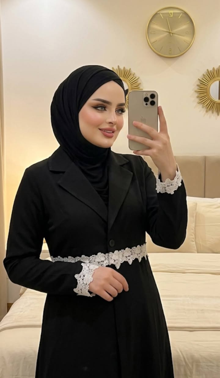سلام عليكم بنات 
عندي عبايات من شي ان
أسعار مناسبه توصيل عندي 
الاستفسار مرسله وتساب ***********
