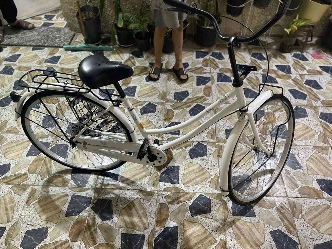 عندي باسكل للبيع 

بناتي حجم 26 

مديل 2022

لون ابيض 🤍☁️

الباسكل شخط مابي 🚲

سعر130 وبي مجال 🤑

باسكل BD 💯

اسفتسار ***********📲

مكاني بغداد الشعب
