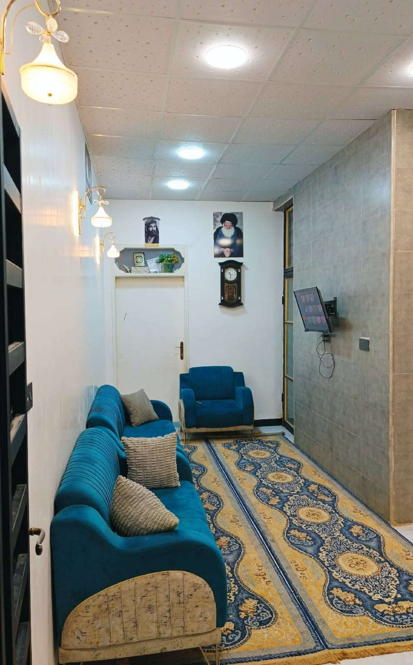 دار 100 متر  الواجه 4.5  النزال 22.5
#طابو_زراعي_سند_25 
#عنوان البيت /شارع الصب  عمود 327 مقابيل مياه العتبه اسم شارع 15   وعرض الشارع 10 الخط الاول
                    ________________
@مواصفات البناء؟ 
#بناء درجه اولى الاساس صب شريطي 40×60 والحمامات والمنور  رفت الشيش f. f  والصب شركه البصيصي
#السقف صب كونكريت 350 شركه البصيصي كذالك الحديد f. f  وجسور مخفيه 2
#بيتونه عكاده وصب كونكريت حصيره
#بناء طابوك وارتفاع البناء صافي  3.2م
#تسيس ماء ومجاري امل الشريف
#الكهربائيات سيمس تركي درجه اولى مع منظومه رافع القدره
#عمل منظومه تاسيس السبالت نظام التقطير 
#لبخ ثلاثه مراحل (سمنت_جص _بورك) 
#تصفير الارضيه والجدران وتطبيك الارضيه والجدران بماده كلو
#سيراميك ارضي والجداري كله اسباني 
#عمل الحداديه درجه اولى مع زجاج عازل حراره مظلل
 #طلاء السطح بمادة عازله روف كوت 
                    ________________
@تفاصيل البيت :_
طارمه 4* 11
حديقه 3*8
مطبخ 1.8*3
صاله 4*7
حمام شرقي وغربي 1.8*1.6
غرفه 4*5
منور 1.1*1.6
بيتونه 1.8*1.6
                    ________________
 السعر 47 وبي مجال 
للستفسار الواساب ***********
