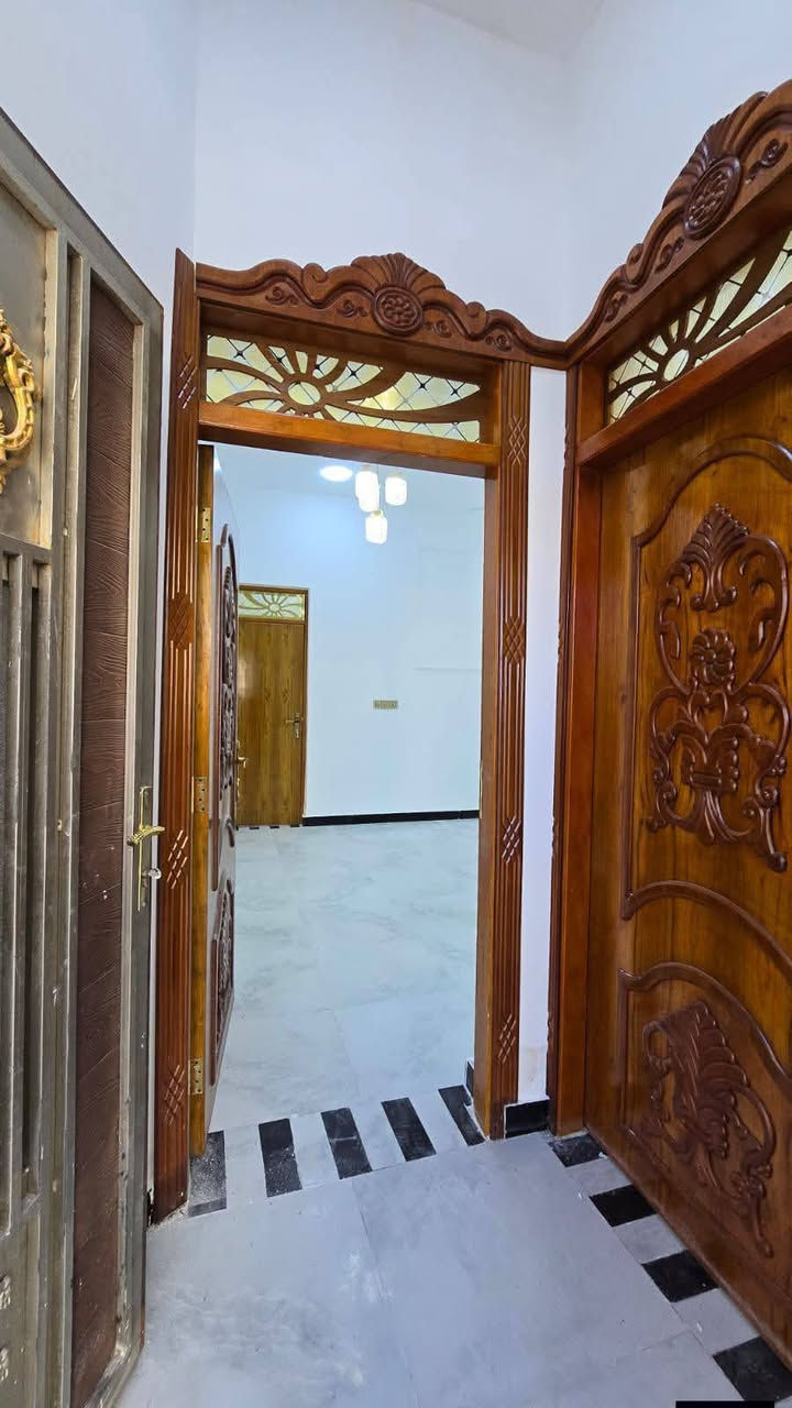 #اسعد_الله_اوقاتكم_بكل_خير⁉️👋

🏡 دار سكن للبيع – جاهز للسكن
📐 المساحة: 200 متر

🛏️ يحتوي على:

3 غرف منام

ديوان

صالة

مطبخ

صحيات داخلي وخارجي

دار ركن عليه شارعين 10متر  و8متر 

📍 العنوان: أبو الخصيب – حي الجوادين مقابيل صناعيه

 حمدان يبعد عن طريق الفوك و الخدمي  400متر 

💰 السعر: 125 (قابل للتفاوض)

تفاصيل اكثر اتصال برقم

هاتف ☎️***********☎️
