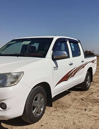 هايلوكس • ٢٠١٤ • مكفول