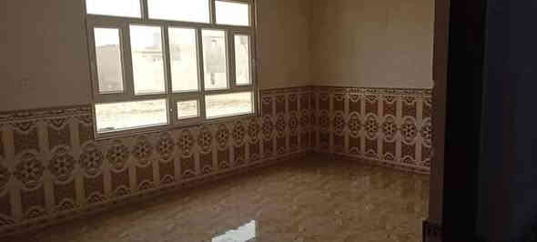 السلام عليكم
شقه للايجار حي الشيماء علا سايدين 40
غرفتين وهول ومطبخ وصحيات 
ايجارها 175 
***********
***********
