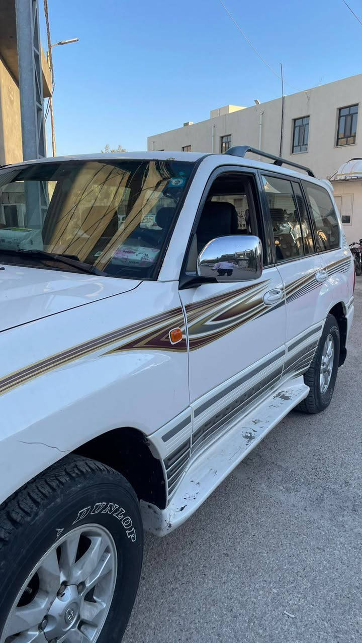 للبيع لاندكروز ٢٠٠١
السيارة خليجي ٧ راكب السيارة مكفولة عدا الجاملغ الامامي الايمن بي صبغ و شبر جوه علامة البنيد فقط غير هذا كلها مكفولة ..
 تبريد ٣ قطع . ثلج شرط
ثلاجة تشتغل 
رقمها مشروع وطني يعني تحول وين ما تريد 
مكانها.  ديالى .. خان بني سعد 
السعر 135$ وبيها مجال 

***********
