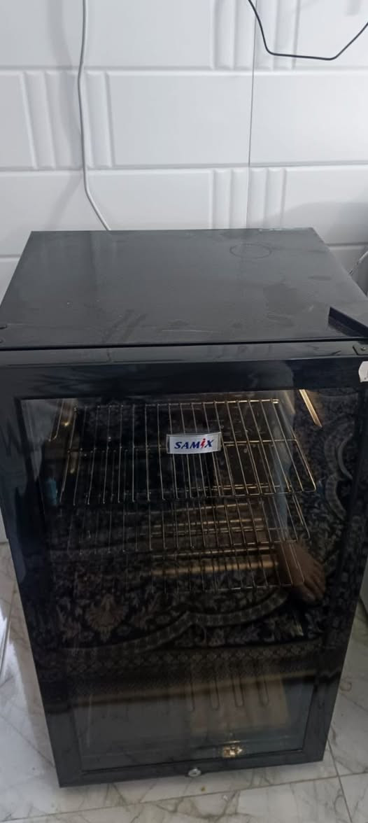 غراض للبيع  ميز مكتب بيه قطعه ثانيه السعر ١٥٠
الثلاجه  مستخدمه شهرين السعر ١٢٥ وبيهه مجال بسيط الكرسي ٧٥
وبردات
المكان الشعب


**إذا كنت صاحب هذا الإعلان وتريد حذفه لأي سبب، رجاءا أرسل رسالة إلى الدعم الفني**