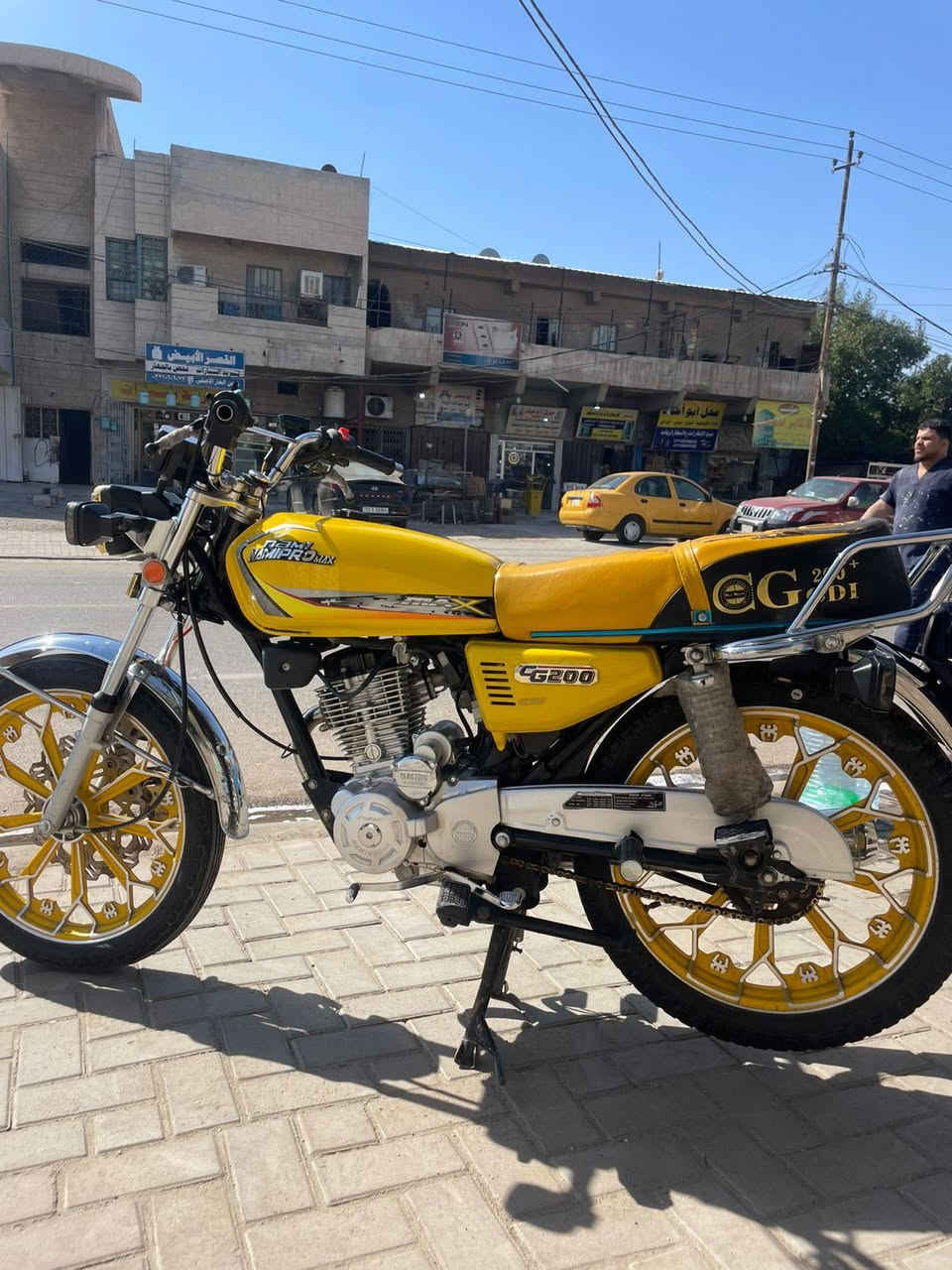 السلام عليكم. دراجة للبيع. نامة برو ماكس. مكينة 200 . سلف هندر. موديل 2025 . السعر 750 وبيها مجال دراجة نظيفة. المكان بغداد الدورة . رقم الهاتف ***********
