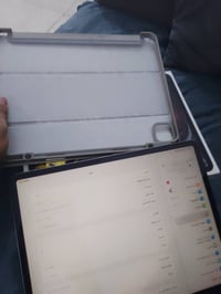 ايباد ١١ برو • ٦٤ جيجا • بطارية ٨٧٪