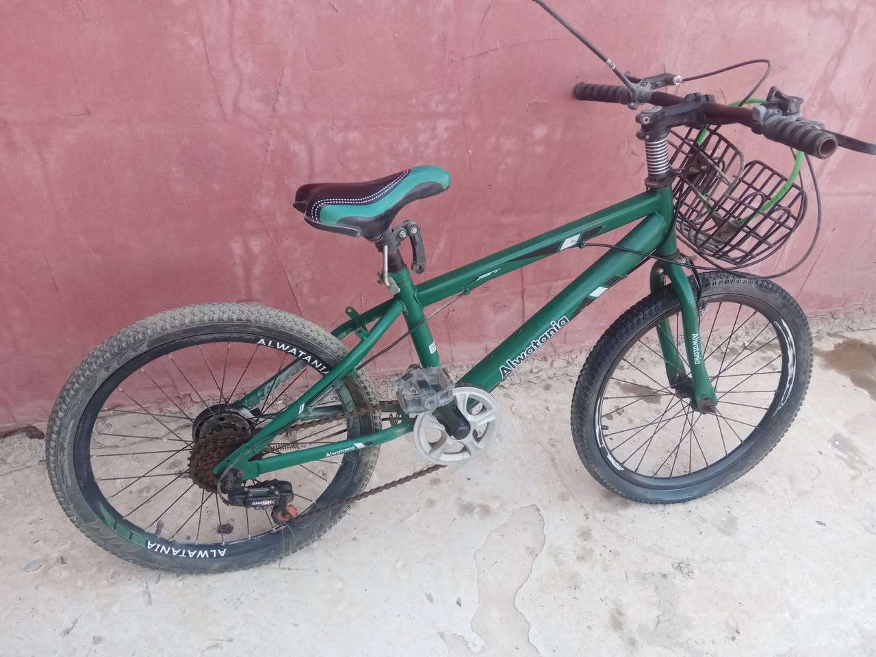 السلام عليكم أغراض للبيع عرابانه مستعمله قليل السعر ٦٥ جنطه ما مستعمله جديده ٣٥ بايسكل مستعمل سعر ٦٠ حجم ١٨ للتواصل الاتصال على الرقم *********** وبيهم مجال المكان مجمع زيونه قرب سومر
