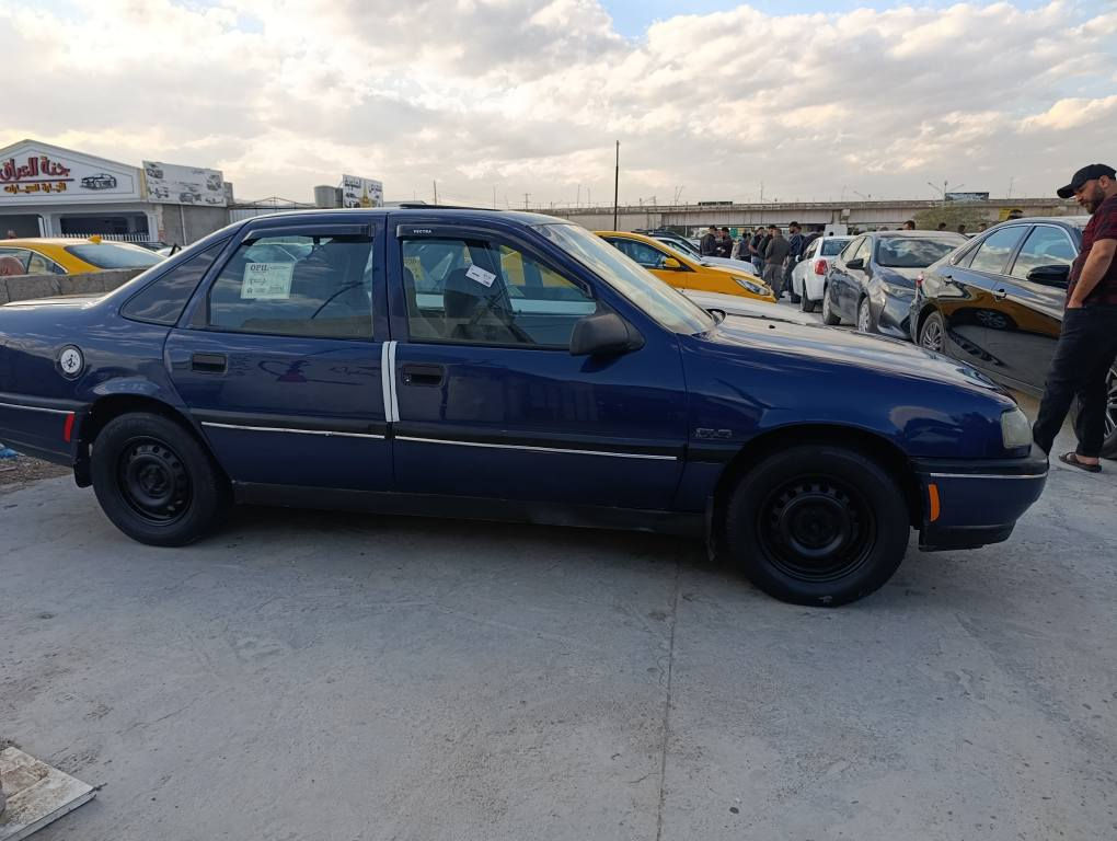 ڤیکترا مۆدیل91 مەکینە18 گێرومەکینەی بەشەرت سەنەوی تازەیە کۆبون بنزینی هه یە  ***********    0788 948 5689 كركوك, العراق
