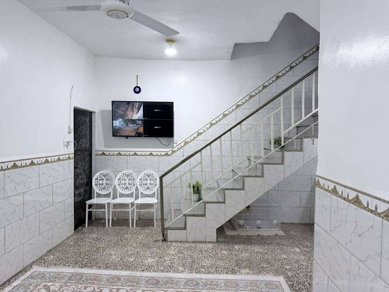 أعلان رقم (٩٥٢)

🌺اللهم صل على محمد وال محمد 🌺
👈عرض اليوم لدى مكتبنا 👉
-----------.
 بيت للبيع حي الامير( الخشابه) قرب مدرسه السلام 
تفاصيل البيت  
 الطابق الاول 
👈(براني +صاله + غرفه نوم +مطبخ +صحيات داخليه) 
👈الطابق الثاني غرفتين وصاله و مخزن 
👈المساحه 160 
👈السعر 105 وبي مجال 

ــــــــــــــــــــــــــــــ

عمولة المكتب 
١% من البائع
١%من المشتري 

للاطلاع على عروضنا باستمرار اضغط على االرابط ادناه وكن ز👈⭐بون مقرب👇 وادعوا اصدقائك  https://www.facebook.com/share/QyfeNk5moeNRhhwa/?mibextid
الاتصال على الارقام التاليه 
***********
***********
🌹عنوان المكتب 🌹شارع بغداد مجاور ملعب السماوة الاولمبي و قرب مدرسة اوروك ومشتل النخيل وشركة (كي دي دي)
