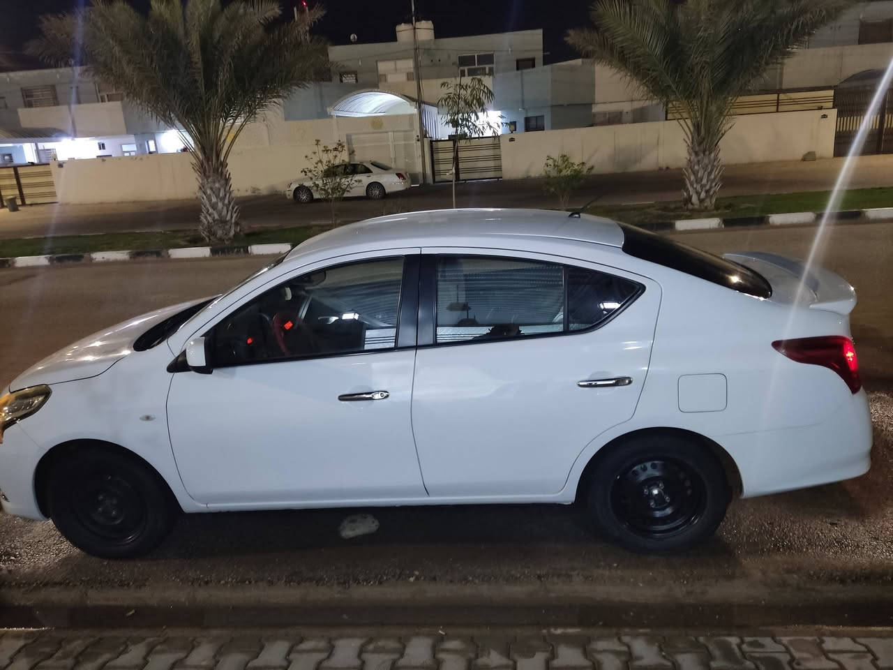 السلام عليكم نيسان صني موديل 20  سياره متروكه قبل ماشيه 36 سياره وضع شركه من كلشي  سبير ما نازل وضع شركه  سياره بسم ولد مو شركه  تفاصيل سياره معروفه رقم دوله جديد اربيل يدات نيكل سبايدر تخم تايرات  كشنات لحد الان عليهن غلاف شركه سياره جديده معنه كلمه تجي او تشوف  مكاني نجف  سعر 115وبيها مجال  ***********
