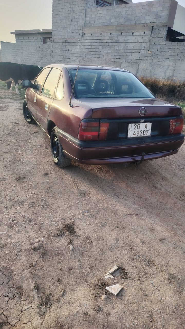 السلام عليكم
اوبل فكترا موديل ١٩٩٠
 رقم ديالى انكليزي سنوية ل 2028
كير ومكينة خير من الله كهربائيات كلها شغالة صدر جديد
السعر 35 وبيها مجال بسيط

***********
