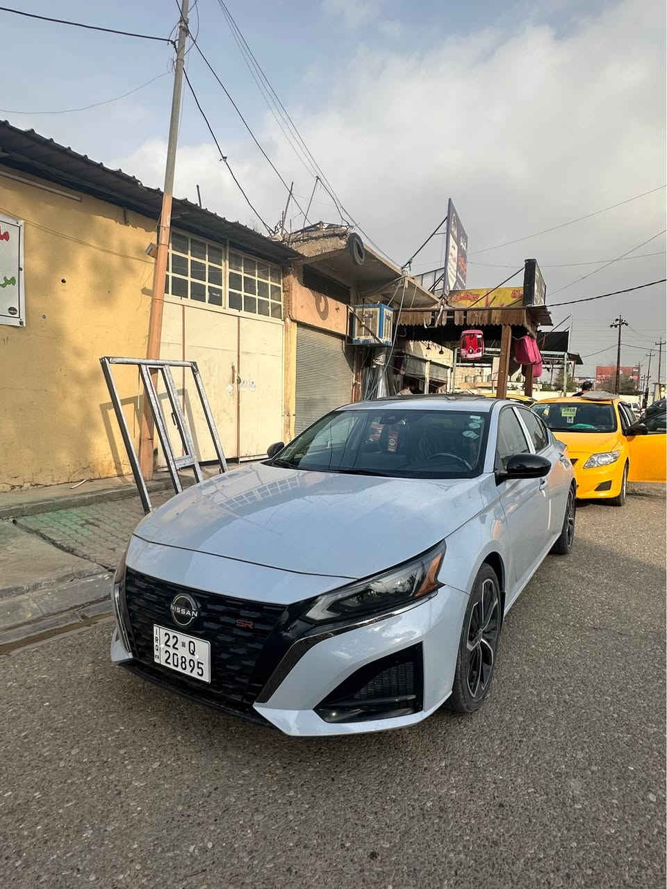 لبيع او مراوس التيما موديل ٢٣ Srبلاص فول 
سياره بسمي ماشيه ٣٩ ميل 
موصفات فول 
ضررها بس قبق جنطه بدون ارباك ودواخل 
اتصال ع واتساب ***********
سعرها ١٩٥ وبيها مجال كركوك, العراق
