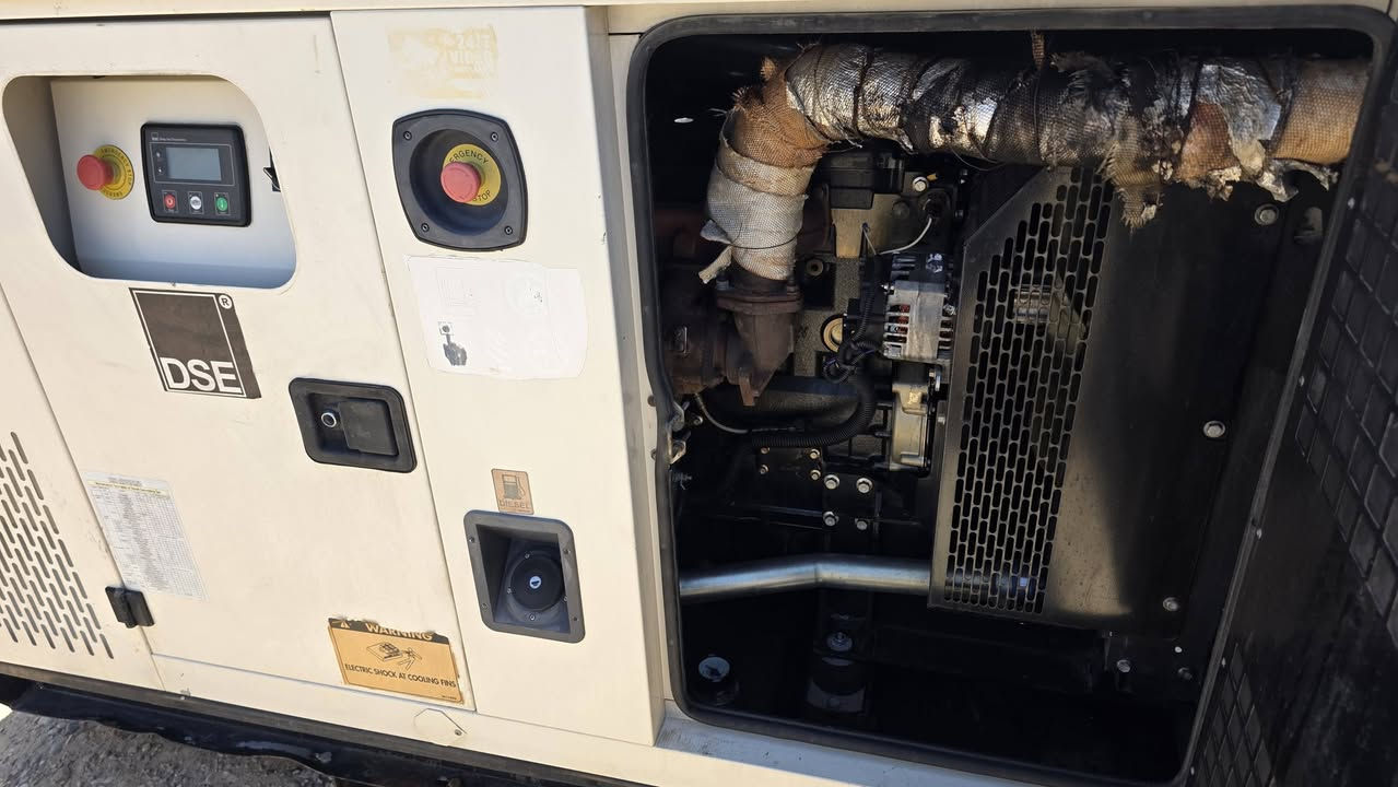 للبيع مولد بيركنز (Perkins) الأصلي بقدرة 100 KVA.
​✅ المحرك: بيركنز (Perkins) أصلي.
✅ القدرة: 100 KVA.
✅ النظام: برودكشن (Production System).
✅ الحالة: نظيف جداً (كاتم صوت).
للاتصال ؛ ***********

​📍 الموقع: واسط - الكوت ( يوجد توصيل )
