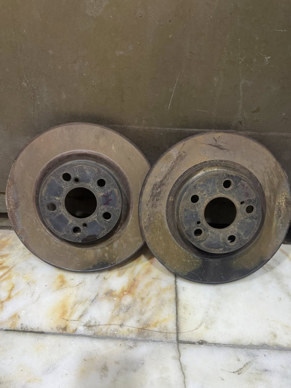 اخوان للبيع مجموعه غراض كورولا من 11 ال13 شرط كلهن تفصيخ اخذتهن احتياط السيارتي اوبعته 
نوزلات فتحتهن من المكينه  اوقاعده فيت بم اصلي تفصيخ
امانه الله كلهن علا ايدي ولسعر الي يرضي بيه الله قيم وخذ
للاستفسار 
***********
***********
مكاني كربلاء 
تحياتي للادمن
