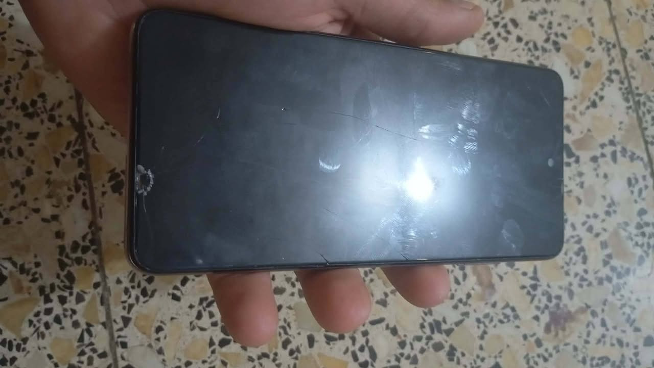السلام عليكم عندي بوكو 3X ذاكرة 256 بوبجي 90 فريم بس بي هاي الضربة بطرف شاشة بس ما مئثر عل لمس لمس سريع وحول وشرط الفحص للبيع ب 125 وبي مجال مستعجل عل بيعة وهاذ رقمي *********** مو شراي لا تصل ولا تكسر بي
