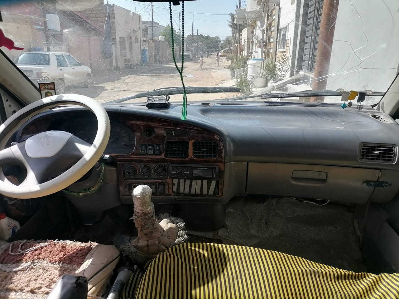 سلام عليكم كيا بريجو موديل ٩٧ سياره حلوه مكينه كير اكسن خير من الله سياره مصفره هيه ومرور وصل خط وبحث سنويه لل 2029 بسمي تحول ثاني يوم *********** السعر ٥٠ وبيه مجال
