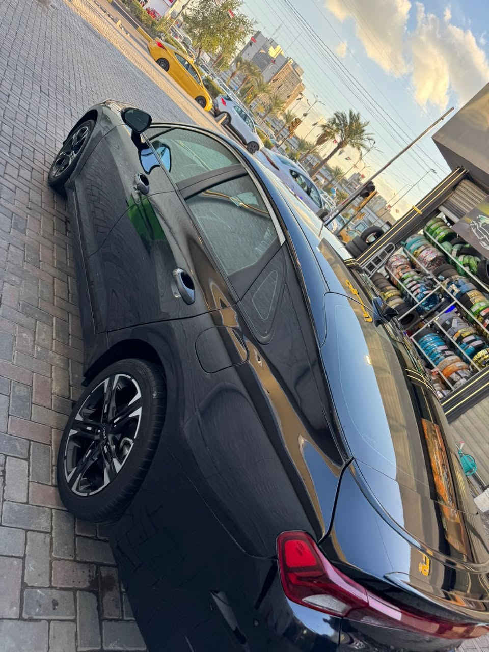 كيا كي 5 جي تي لاين موديل 2024
فول عدا الفتحه 
ماشيه 12 الف ميل 
سياره دخول جديد 
سعرها 188 ورقه وبيها مجال 
بجم كبس سياره جديده مرقم بغداد رقم حلو مميز 
صور الحادث موجوده ويه الصور 
مكاني بغداد الكراده
***********
