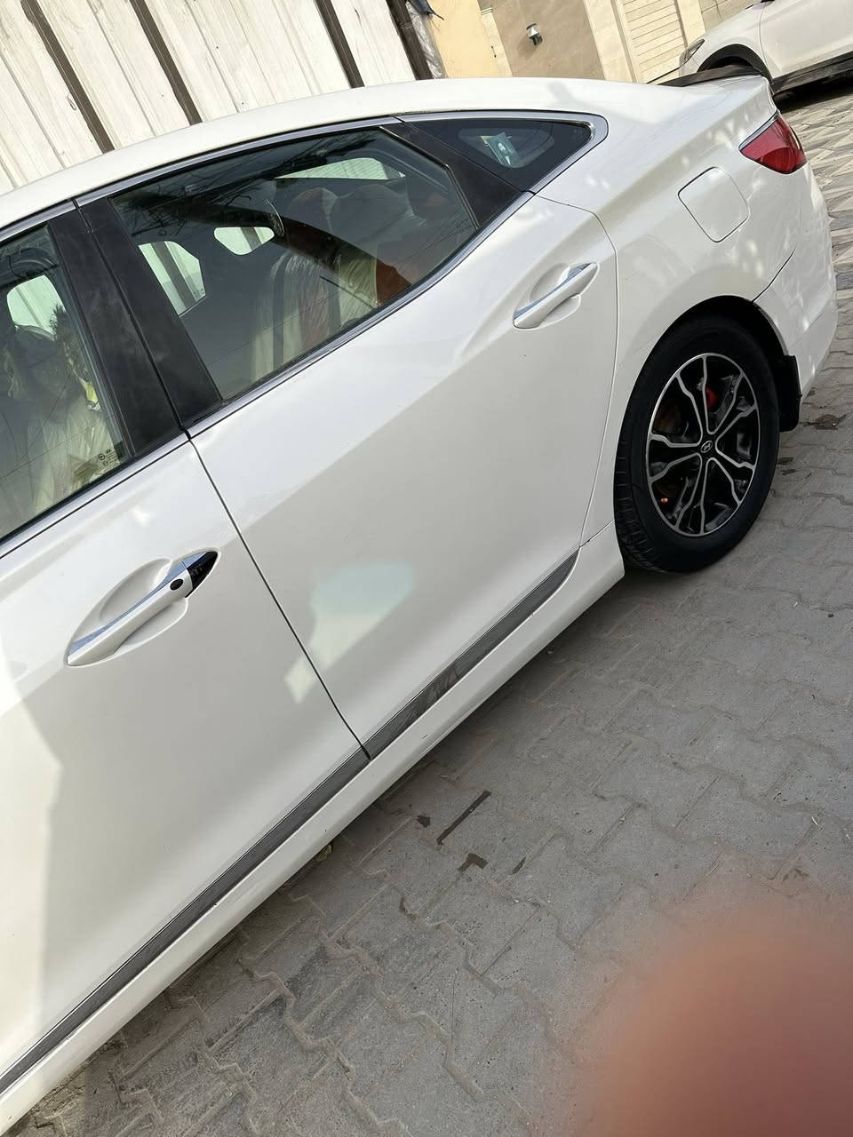 سلام عليكم ازيره مديل 2014 ‏السيارة مال بيت ￼مروس ب إل النترا فقط  فول سياره واحد 1على واحد بصمه سته سلندر ￼كشنات تدفع حساسات امامي خلفي بني راما مري شفط خليجي مال جنائ حادثة بنيد + جاملغ وبابين مصبوغات جماليه بس باقي كفالة عامة ￼سياره مو البيع بس روس كون رقمه بغداد مديل  من 17وفوك  وينطيني فرق


**إذا كنت صاحب هذا الإعلان وتريد حذفه لأي سبب، رجاءا أرسل رسالة إلى الدعم الفني**