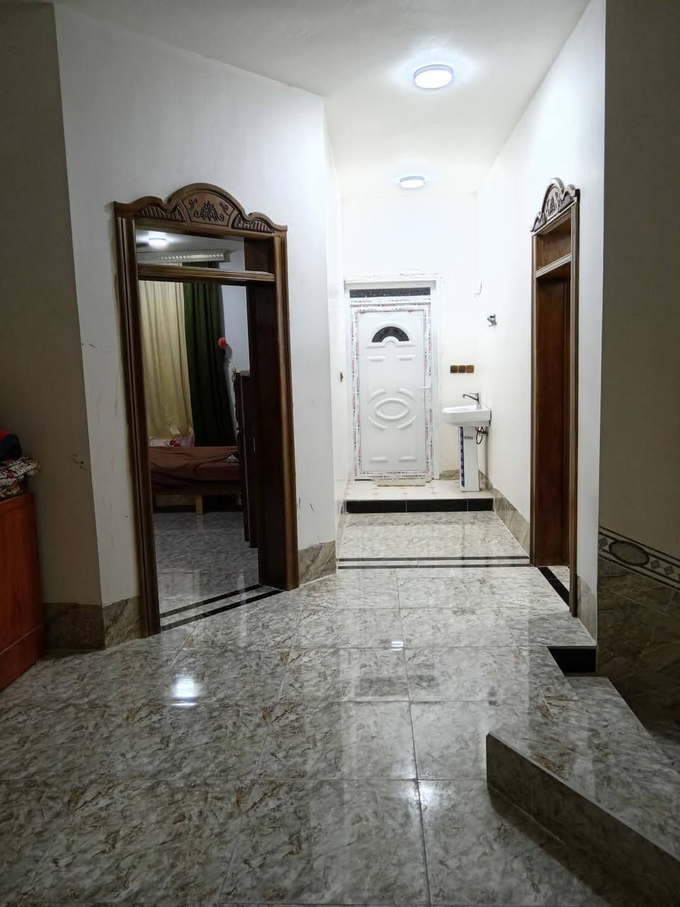 دار للبيع بناء حديث مساحه نصف دونم المنطقه حصيبه الشرقيه
السعر 180 وبي مجال 

البيت صاير يم شط موقعه حيل حلو بناء جديد طابقين 

الرقم *********** للاستفسار
