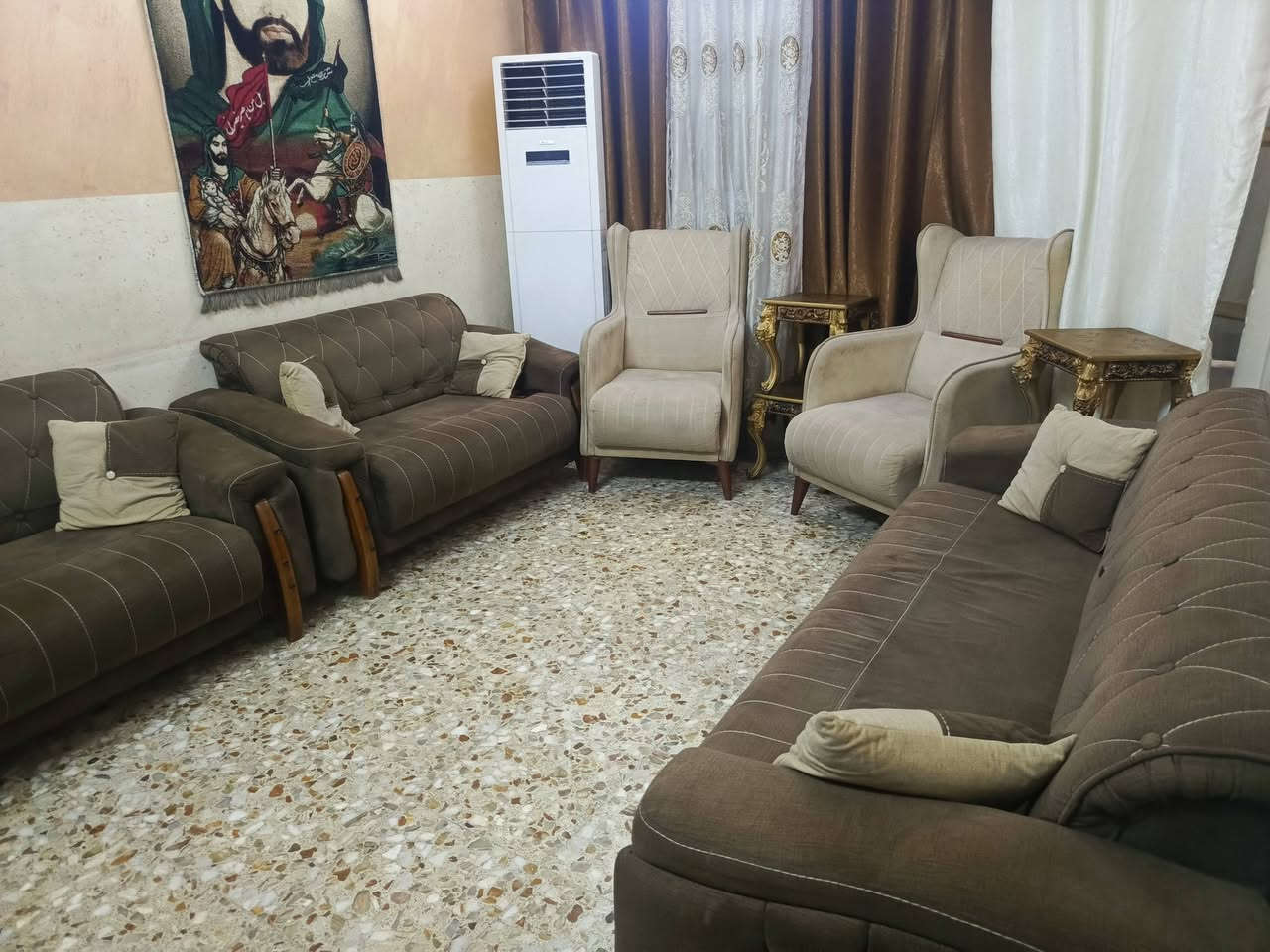 تخم مستعمل نضيف بي ضرر كما موضح بالصورة سعر 600 الف وبي مجال والصورة سعرهة 25 الف الرقم ***********
